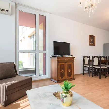 Apartman Unique With Pool And Sauna Várna