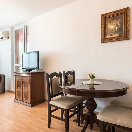 Unique With Pool And Sauna 瓦爾納