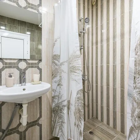 Unique With Pool And Sauna * 瓦爾納