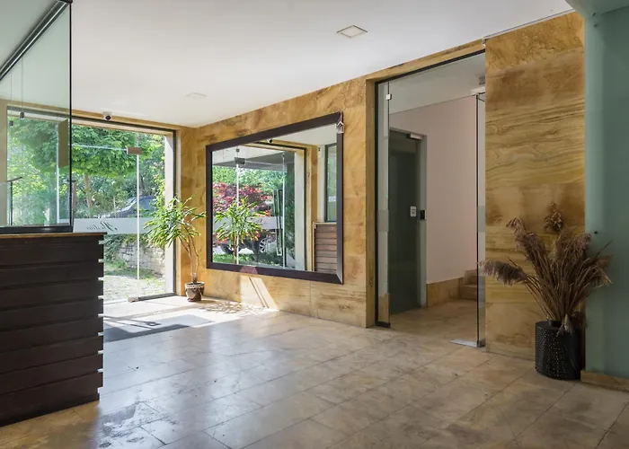 Apartment Unique With Pool And Sauna